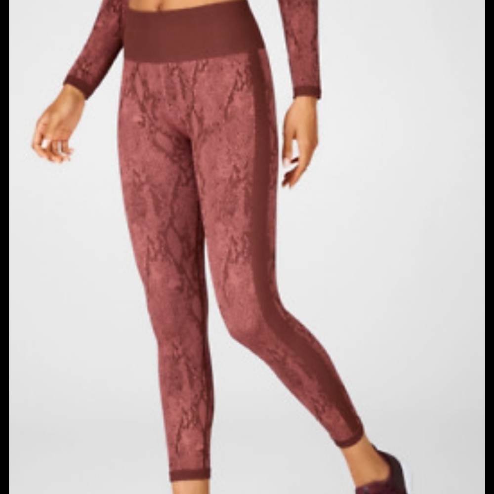 NWOT Fabletics seamless snakeskin leggings